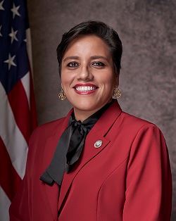 Headshots-2023 Vice Mayor Macias